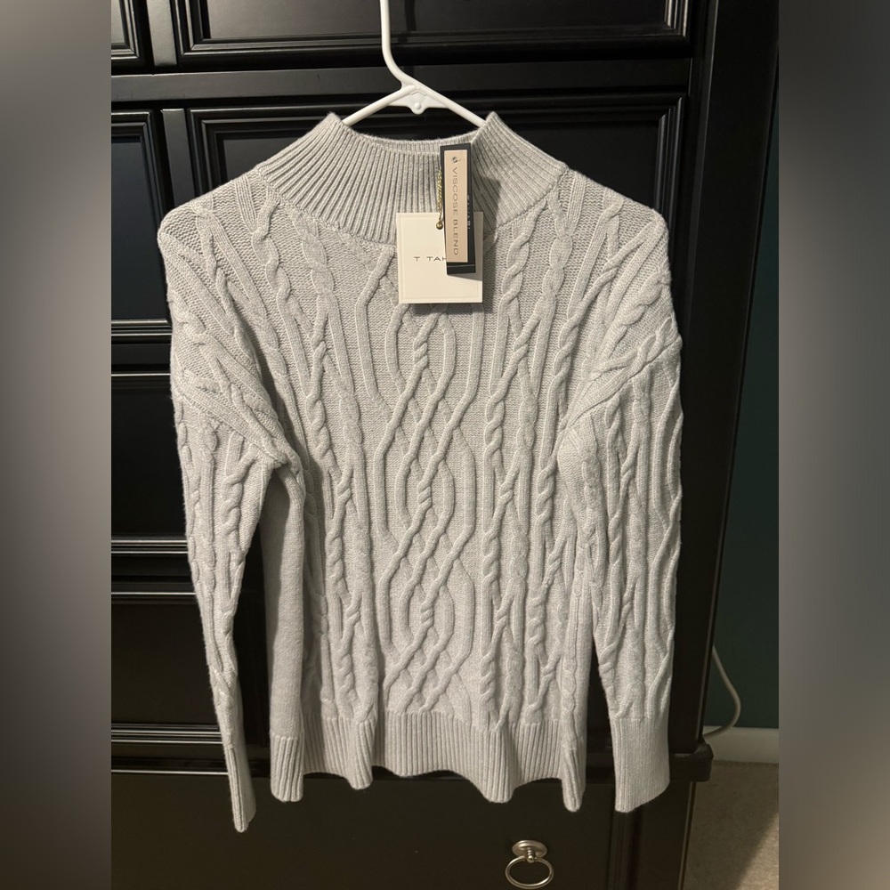 T Tahari sweater
